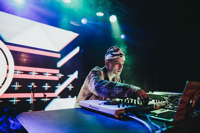 Live DJs